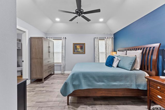17322 Crossing Circle, Lindale, TX 75771