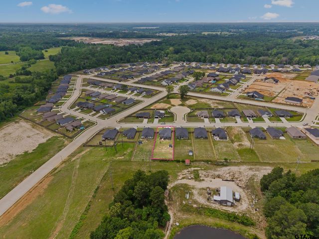 17322 Crossing Circle, Lindale, TX 75771