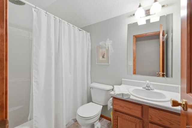 1005 Fiona Drive, Fort Wayne, IN 46845