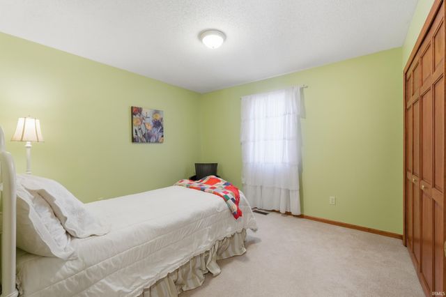 1005 Fiona Drive, Fort Wayne, IN 46845