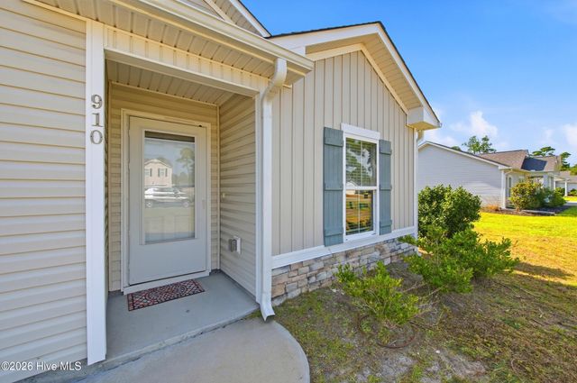 910 Pine Needles Road, Boiling Spring Lakes, NC 28461