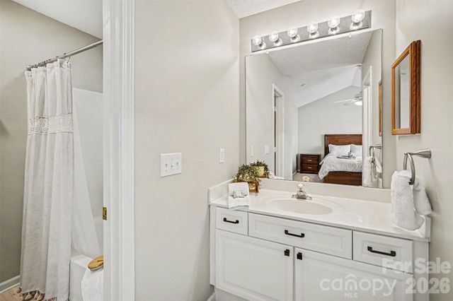 9725 Mattforest Circle, Charlotte, NC 28277