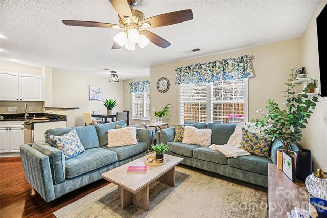 9725 Mattforest Circle, Charlotte, NC 28277