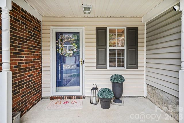 9725 Mattforest Circle, Charlotte, NC 28277