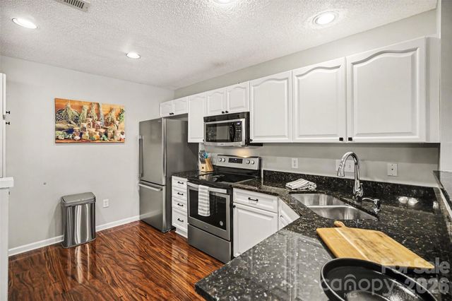 9725 Mattforest Circle, Charlotte, NC 28277