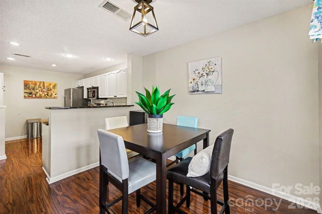 9725 Mattforest Circle, Charlotte, NC 28277
