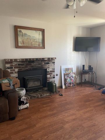 822 E glenwood, Turlock, CA 95380