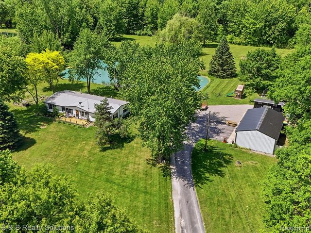 60455 Bates Road, New Haven, MI 48048