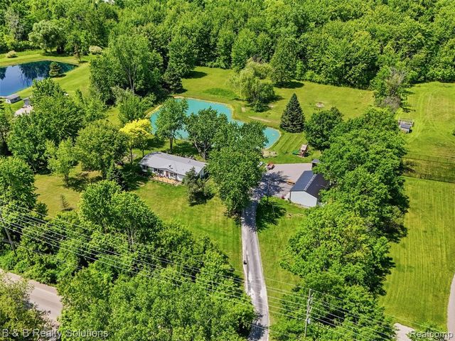 60455 Bates Road, New Haven, MI 48048