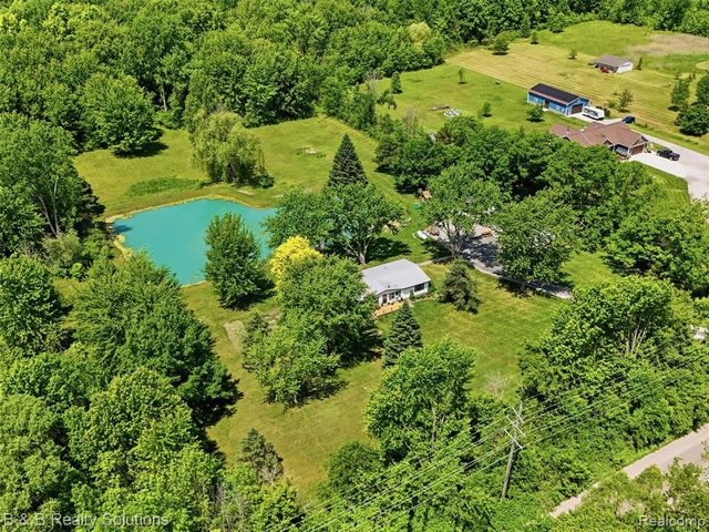 60455 Bates Road, New Haven, MI 48048