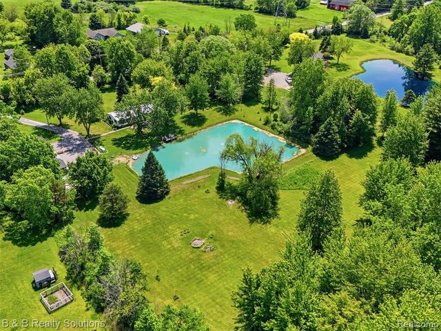 60455 Bates Road, New Haven, MI 48048