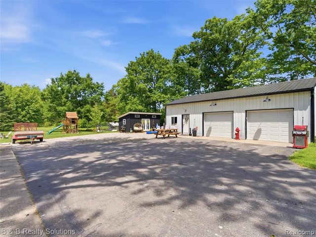 60455 Bates Road, New Haven, MI 48048