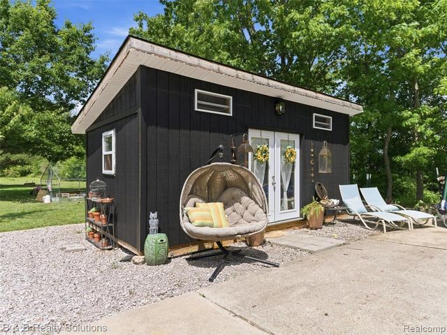 60455 Bates Road, New Haven, MI 48048