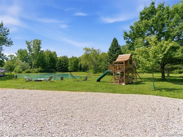 60455 Bates Road, New Haven, MI 48048