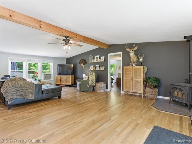 60455 Bates Road, New Haven, MI 48048