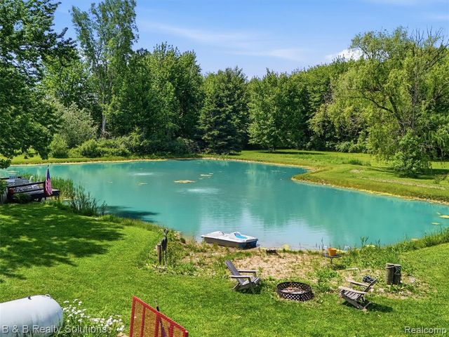 60455 Bates Road, New Haven, MI 48048