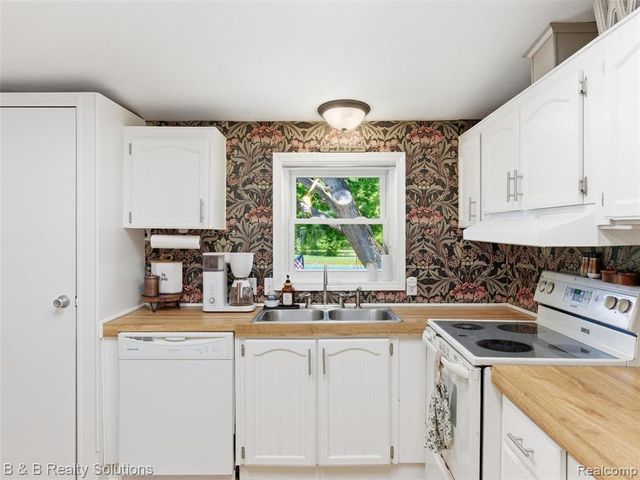 60455 Bates Road, New Haven, MI 48048