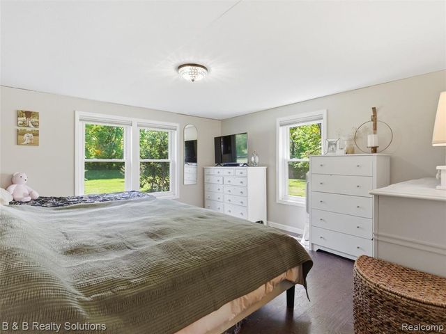 60455 Bates Road, New Haven, MI 48048