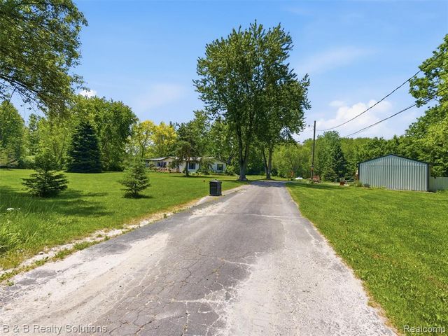 60455 Bates Road, New Haven, MI 48048