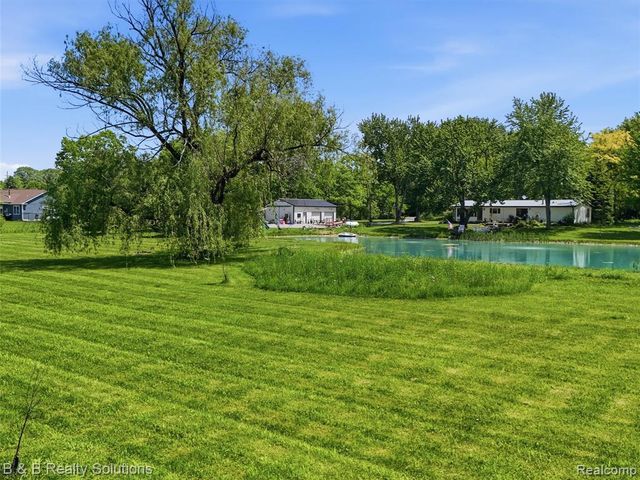 60455 Bates Road, New Haven, MI 48048