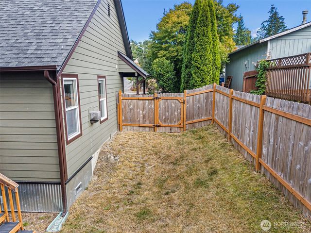 2008 Becky Avenue, Port Orchard, WA 98366