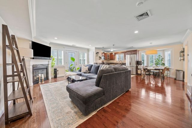 580 Quarry St 9, Quincy, MA 02169