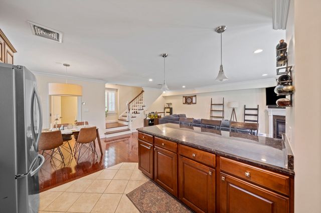 580 Quarry St 9, Quincy, MA 02169