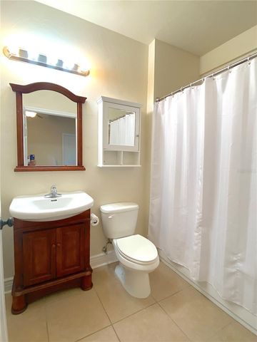2060 NW 3RD AVENUE, Gainesville, FL 32607