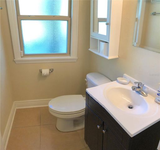 2060 NW 3RD AVENUE, Gainesville, FL 32607