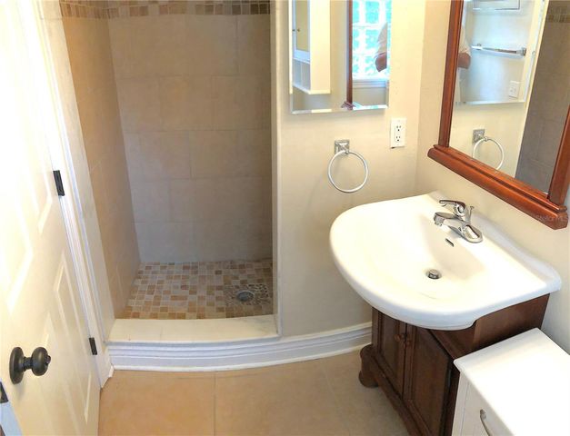 2060 NW 3RD AVENUE, Gainesville, FL 32607