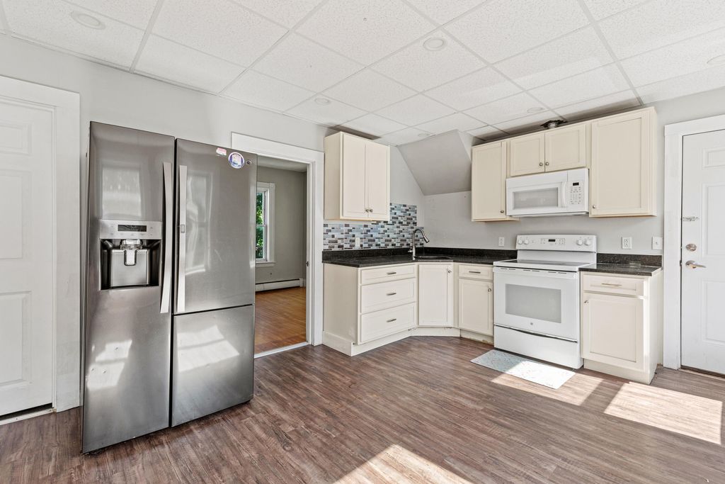 174 Bartlett Street, Lewiston, ME 04240 — photo 3
