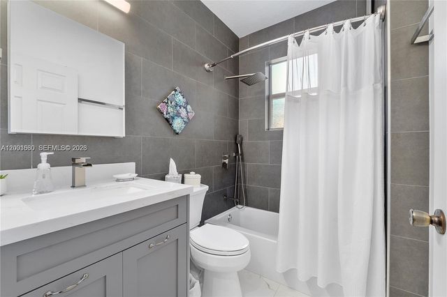 1975 SE 14 St, Homestead, FL 33035