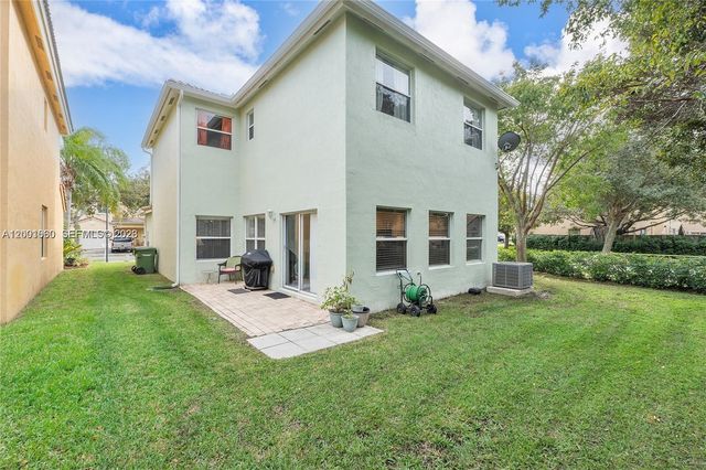 1975 SE 14 St, Homestead, FL 33035