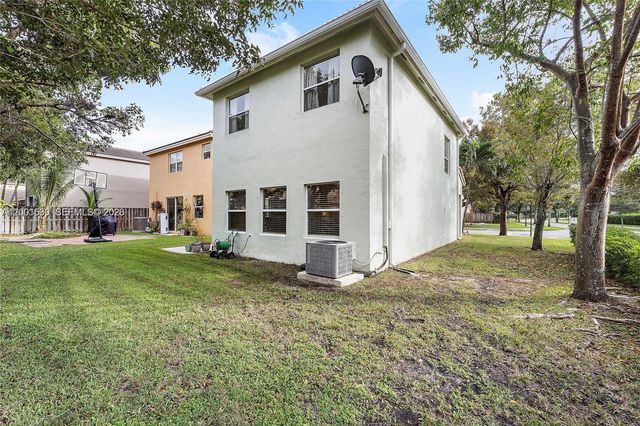 1975 SE 14 St, Homestead, FL 33035