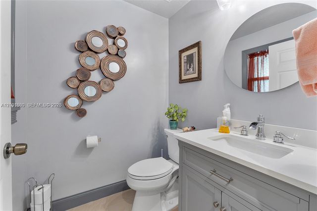 1975 SE 14 St, Homestead, FL 33035