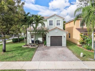 1975 SE 14 St, Homestead, FL 33035