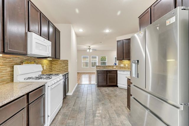 10615 Chestnut Pathway, Tomball, TX 77375