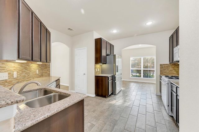 10615 Chestnut Pathway, Tomball, TX 77375