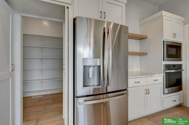 21155 Hartman Avenue, Elkhorn, NE 68022