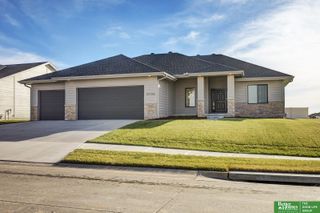 21155 Hartman Avenue, Elkhorn, NE 68022