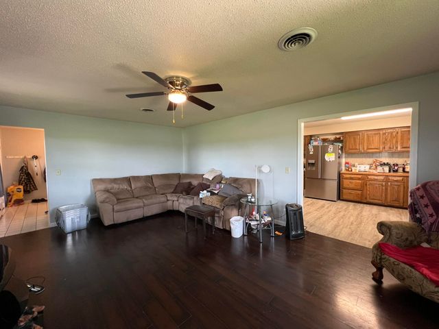 4117 County Road 2600, Willow Springs, MO 65793