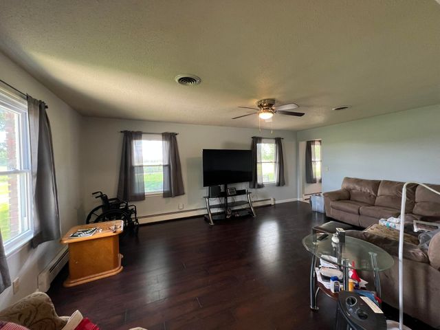 4117 County Road 2600, Willow Springs, MO 65793