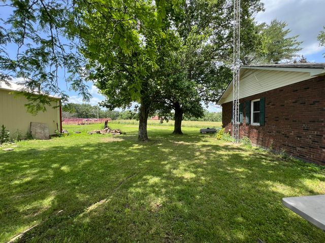 4117 County Road 2600, Willow Springs, MO 65793