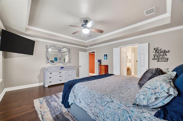 2329 N Lake Front Drive, League City, TX 77573