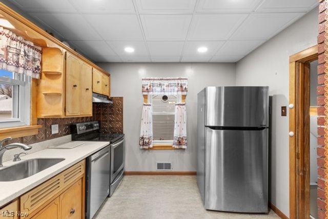 3521 Lindberg Way, Weirton, WV 26062