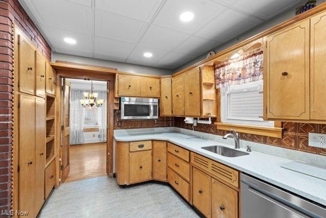 3521 Lindberg Way, Weirton, WV 26062