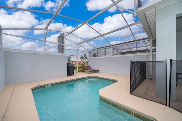 212 OCEAN COURSE AVENUE, Davenport, FL 33896