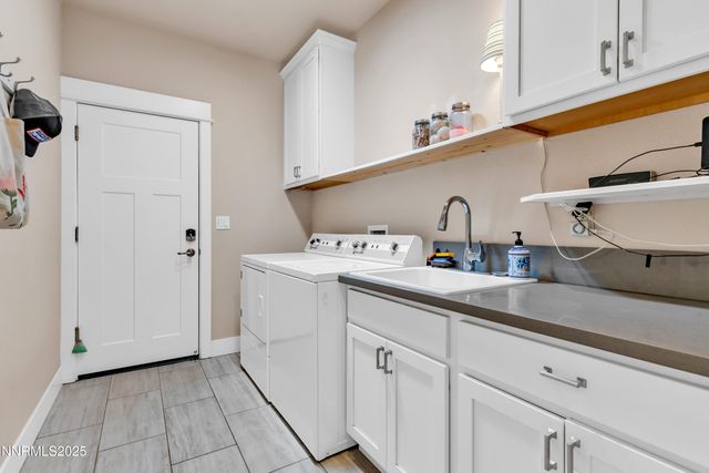 2584 Last Chance Court, Minden, NV 89423