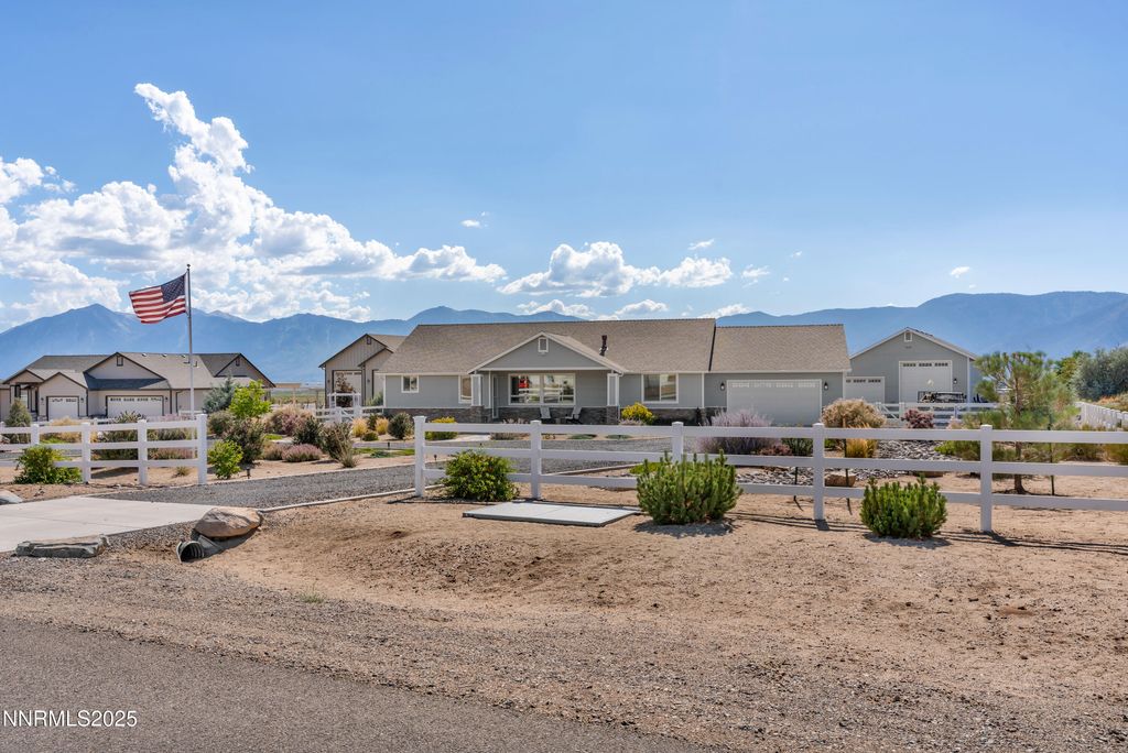 2584 Last Chance Court, Minden, NV 89423