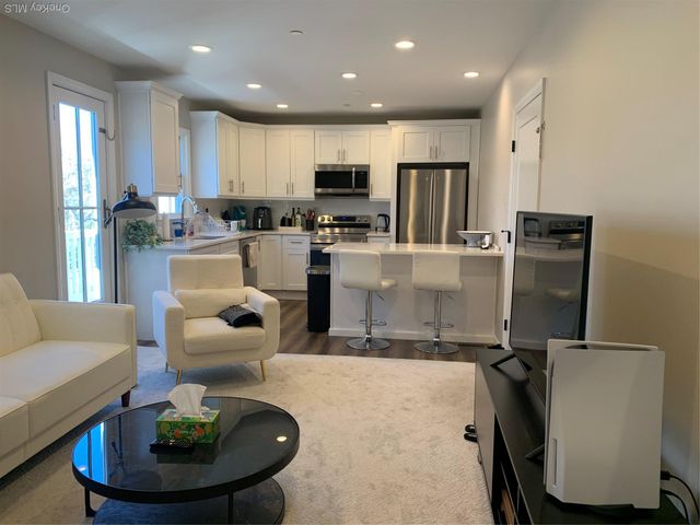 269-271 Bayville Avenue 2, Bayville, NY 11709